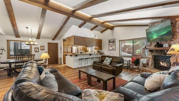 Smart-TV, Kamin, DVD-Player