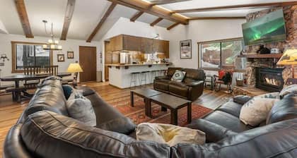 Pet-Friendly Tahoe Stay, Forest Views and Gas Fireplace