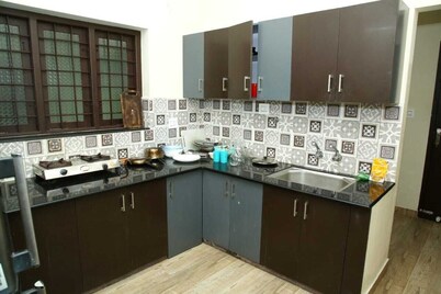 Green villa residency located in ponekkara edapally,1km from lulumall 