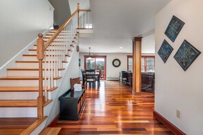 Interior - Serene 4-BR Retreat 11-min to Okemo (Plymouth)