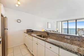 Microonde, lavastoviglie, macchina per tè/caffè