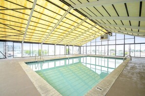 Indendørs pool