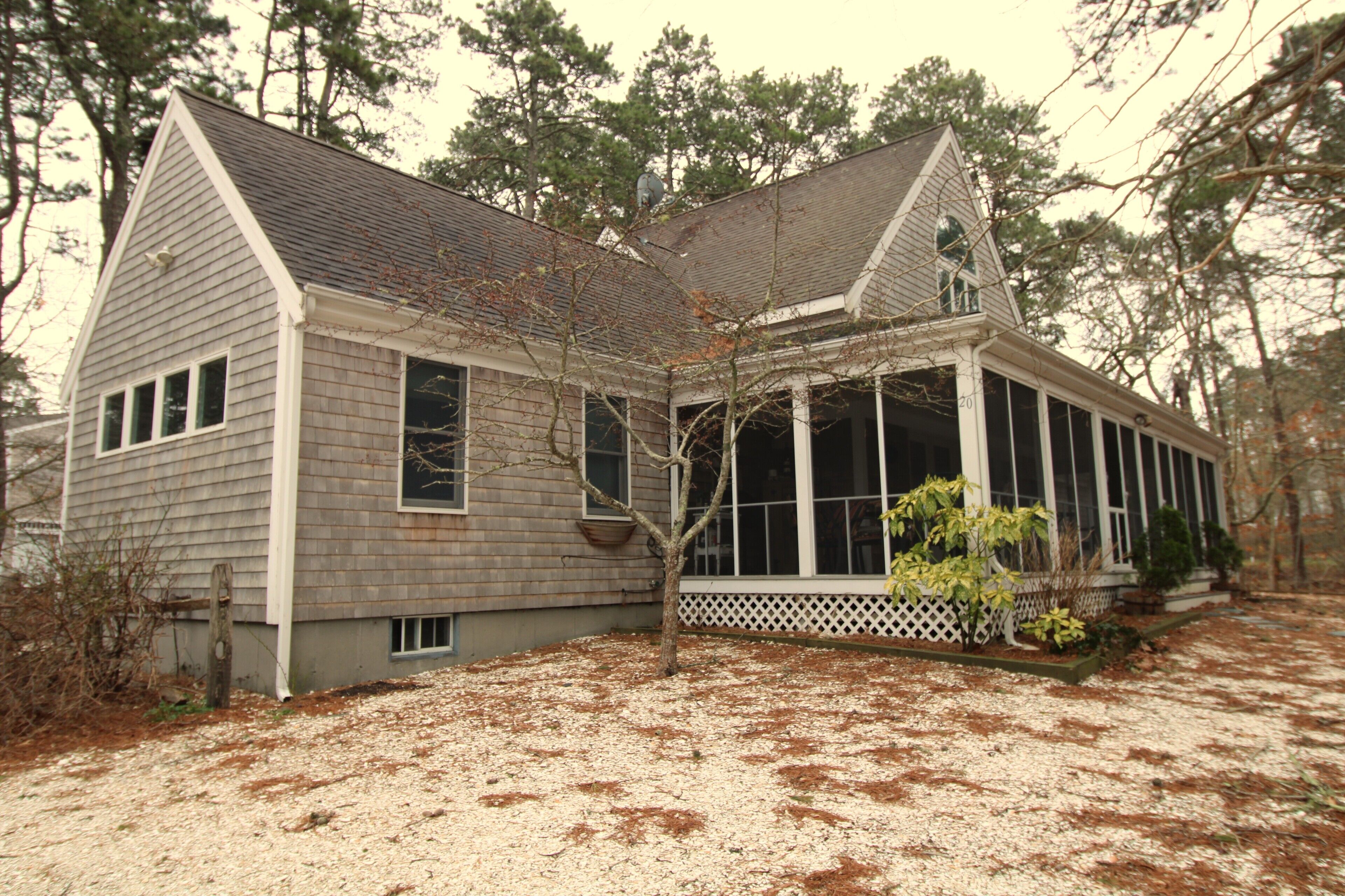 Charming Home In Wooded Area Close To Beach (2371)