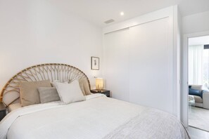2 bedrooms, iron/ironing board, free WiFi, bed sheets - Luxury Apartment with Garden in Higueron (Fuengirola)
