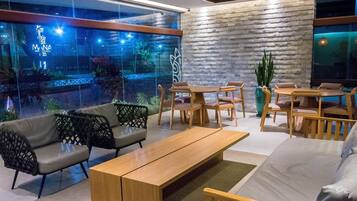 Comfort Studio | Dining