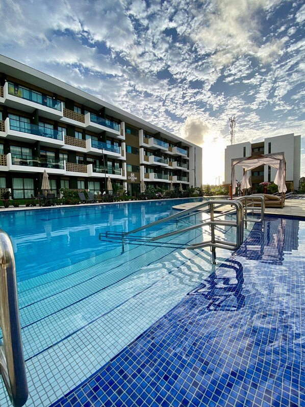 Comfort studio | Zwembad | 8 binnenzwembaden, parasols voor strand/zwembad