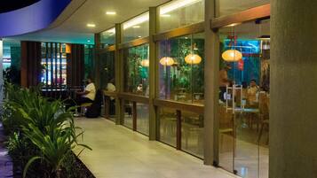 Comfort Studio | Outdoor dining