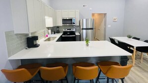 Private kitchen - Sunny Getaway * 1BR condo close to the beach (A) (Myrtle Beach)