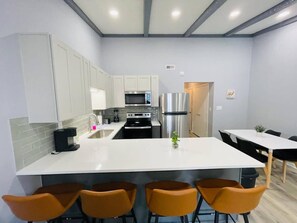 Private kitchen - Sunny Getaway * 1BR condo close to the beach (A) (Myrtle Beach)