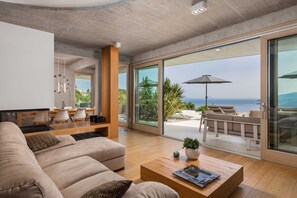 Fernseher, Kamin, Videospiele