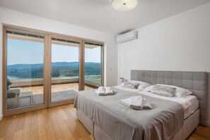 4 Schlafzimmer, Bügeleisen/Bügelbrett, WLAN, Bettwäsche