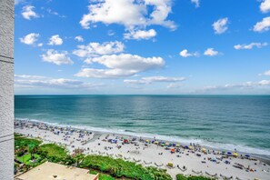 Una spiaggia nelle vicinanze
