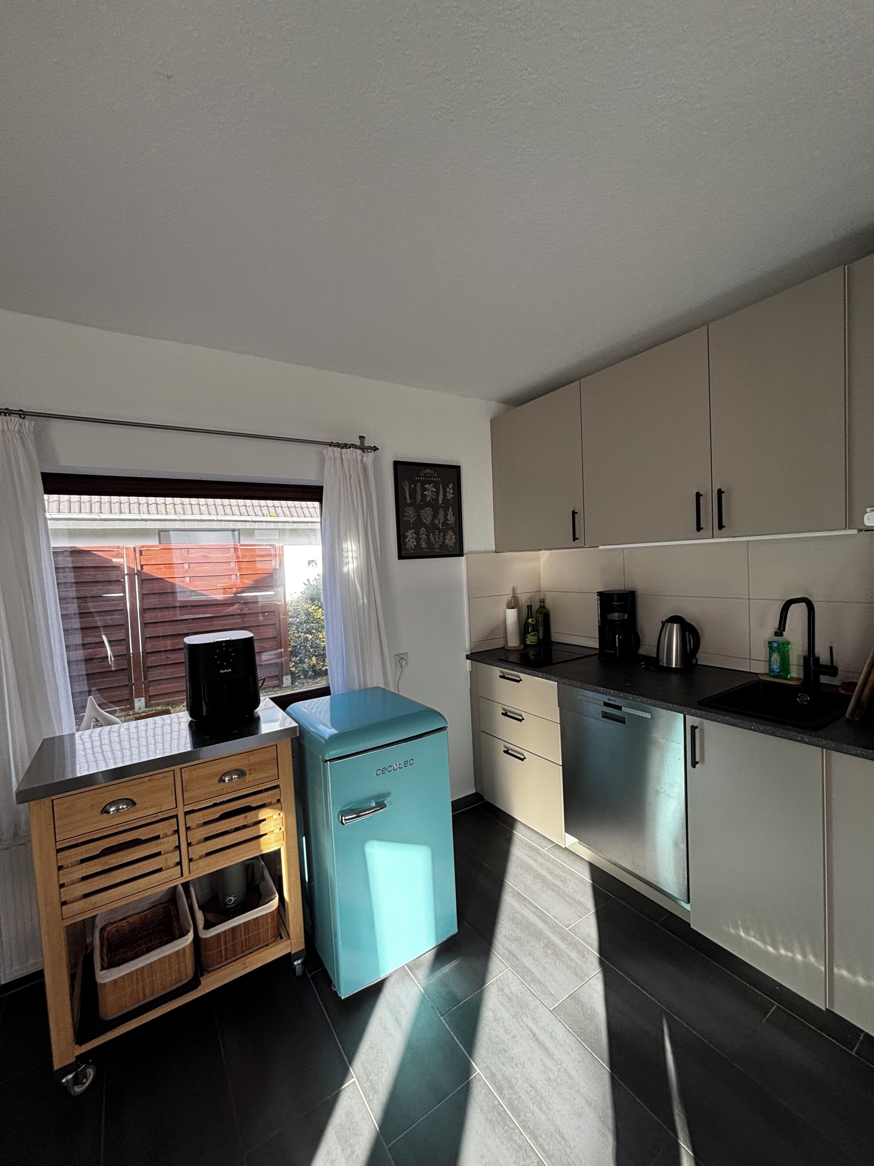 Kühlschrank, Herdplatte, Geschirrspüler