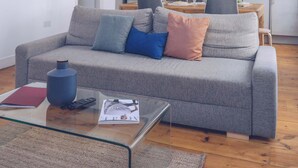 TV, offices - Spacious cozy 2BR/2BA in the city center (Gibraltar)