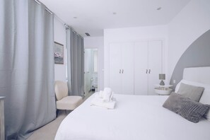 2 室のベッドルーム、アイロン / アイロン台、WiFi、ベッドシーツ