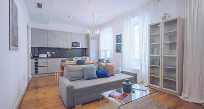 Spacious cozy 2BR/2BA in the city center