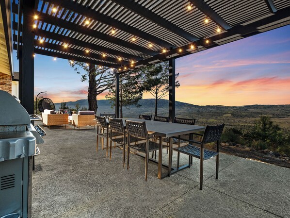 屋外ダイニングエリア