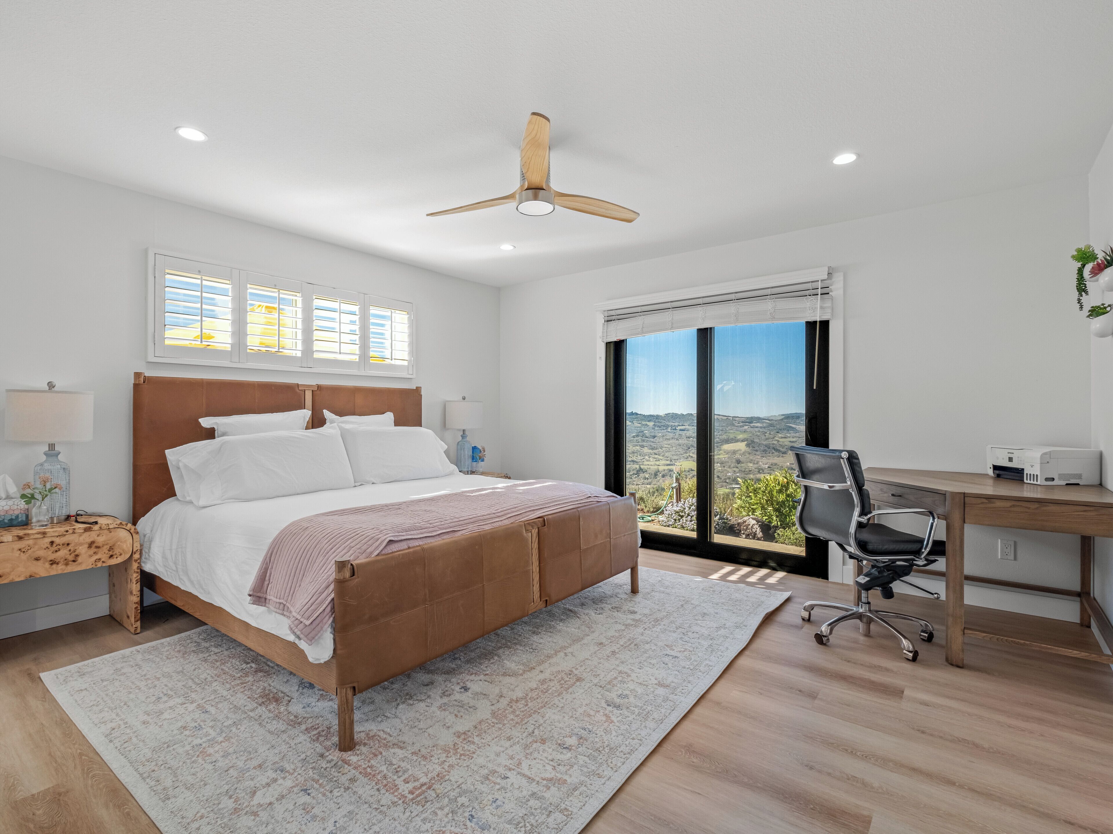 3 camere, una scrivania, ferro/asse da stiro, Wi-Fi