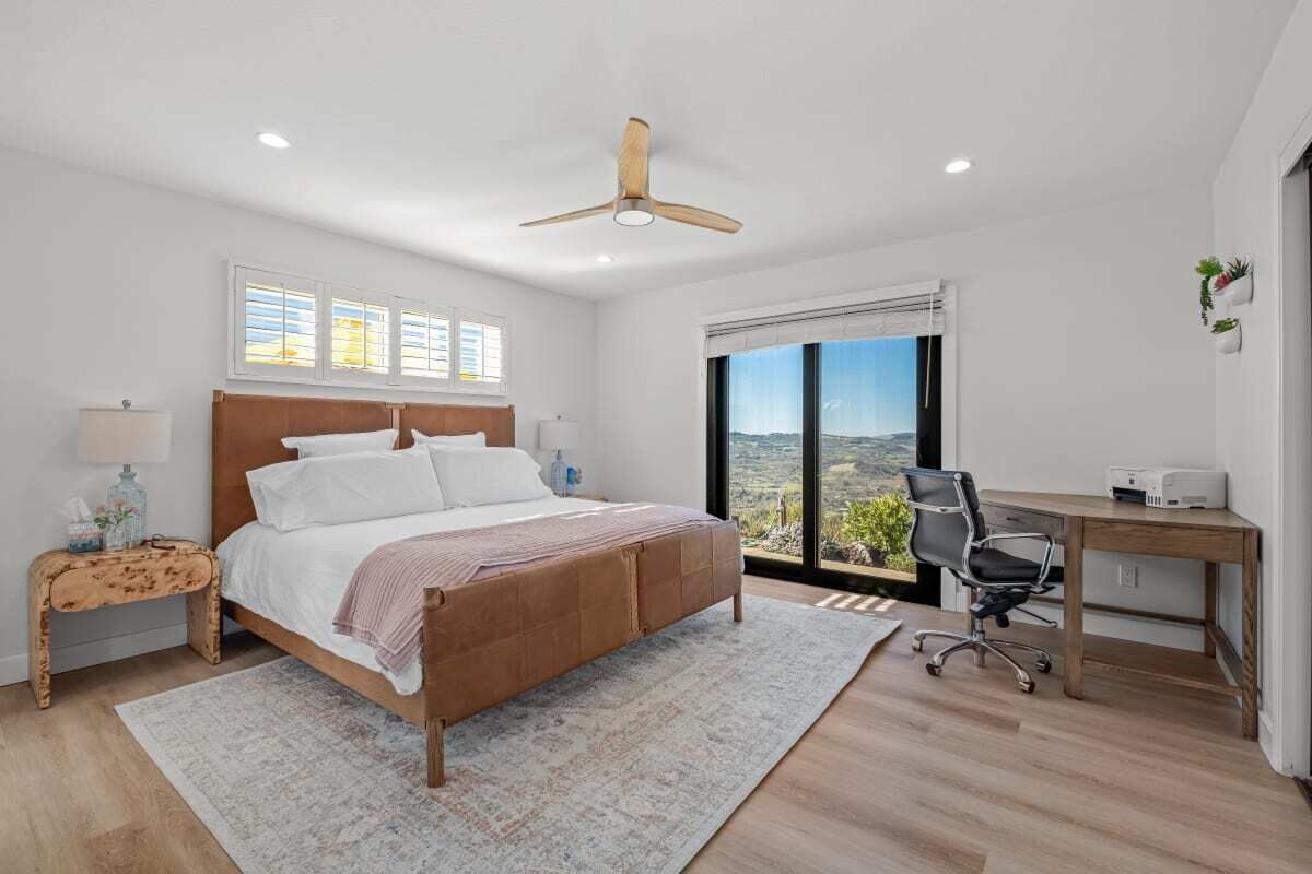 3 Schlafzimmer, Schreibtisch, Bügeleisen/Bügelbrett, WLAN