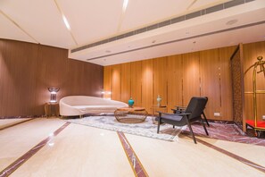 Coin salon dans le hall