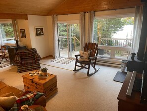 Fireplace - Cozy Coe Island Oasis (Faraday)