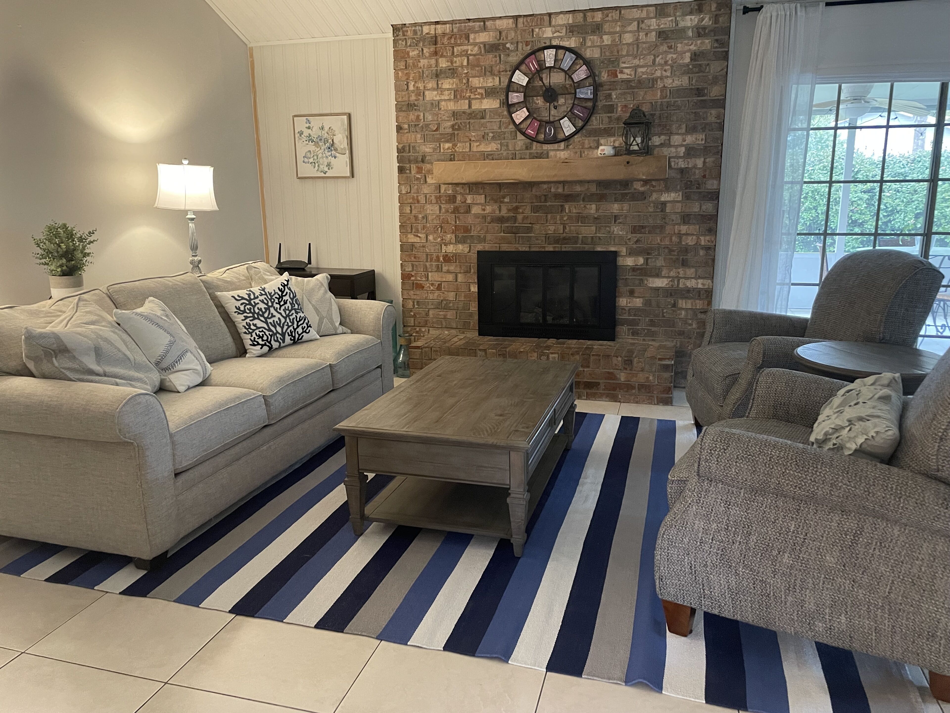Family friendly 3 bed 2 bath a short drive to the prettiest beach in NW Florida