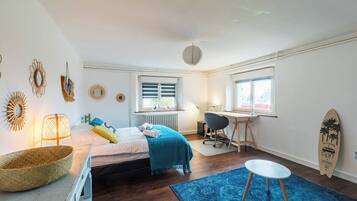 5 bedrooms, internet, bed sheets