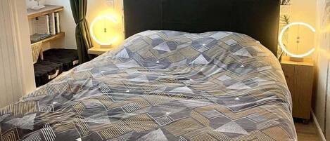 1 chambre, fer et planche à repasser, Wi-Fi, draps fournis