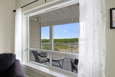 1038 Another day in paradise