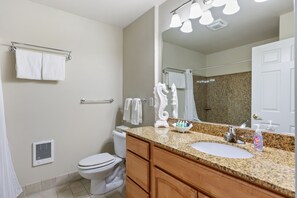 Jetted bath, hair dryer, towels - 1215 - Salty Sea, sandy paws, Sunny Smiles (Westport)