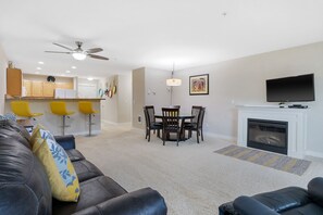 تلفزيون ذكي، مدفأة، مشغل دي في دي، ستيريو