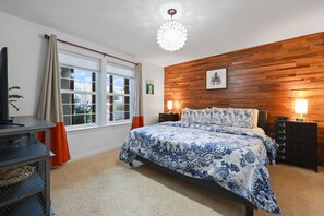 1 bedroom, free WiFi, bed sheets - 613 - A paw-some place for rest, relaxation, and Ball! (Westport)