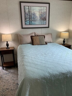 2 soverom, strykejern/-brett, wi-fi (inkludert) og sengetøy