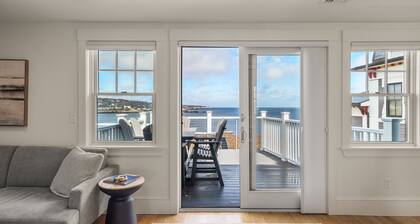 Rare Waterfront Luxury Penthouse Bearskin Neck