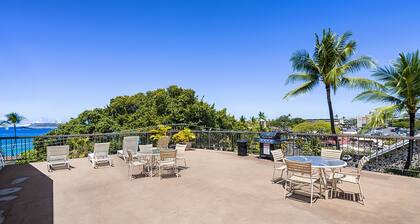 Kona Plaza#218 2nd Floor Unit in Heart Of Kona Town: AC & Elevators!