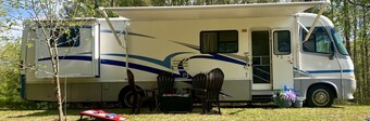 Cozy motorhome with loads of outdoor activities, farm animals and trails
