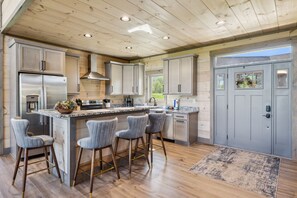 Ferienhütte, 4 Schlafzimmer | Eigene Küche | Kühlschrank, Ofen, Wasserkocher mit Kaffee-/Teezubehör, Toaster
