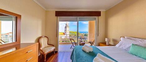 2 عدّة غرف نوم ومكواة/لوح كي