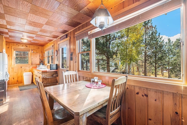 Dining - Chasm Cabin -- 20-ncd0048 1 Bedroom Cabin by RedAwning (Estes Park)