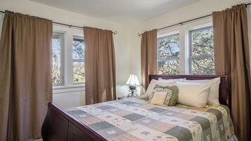 Cabin, 2 Bedrooms | 2 bedrooms, laptop workspace, iron/ironing board, free WiFi