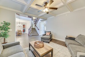House (5 Bedrooms) | Interior