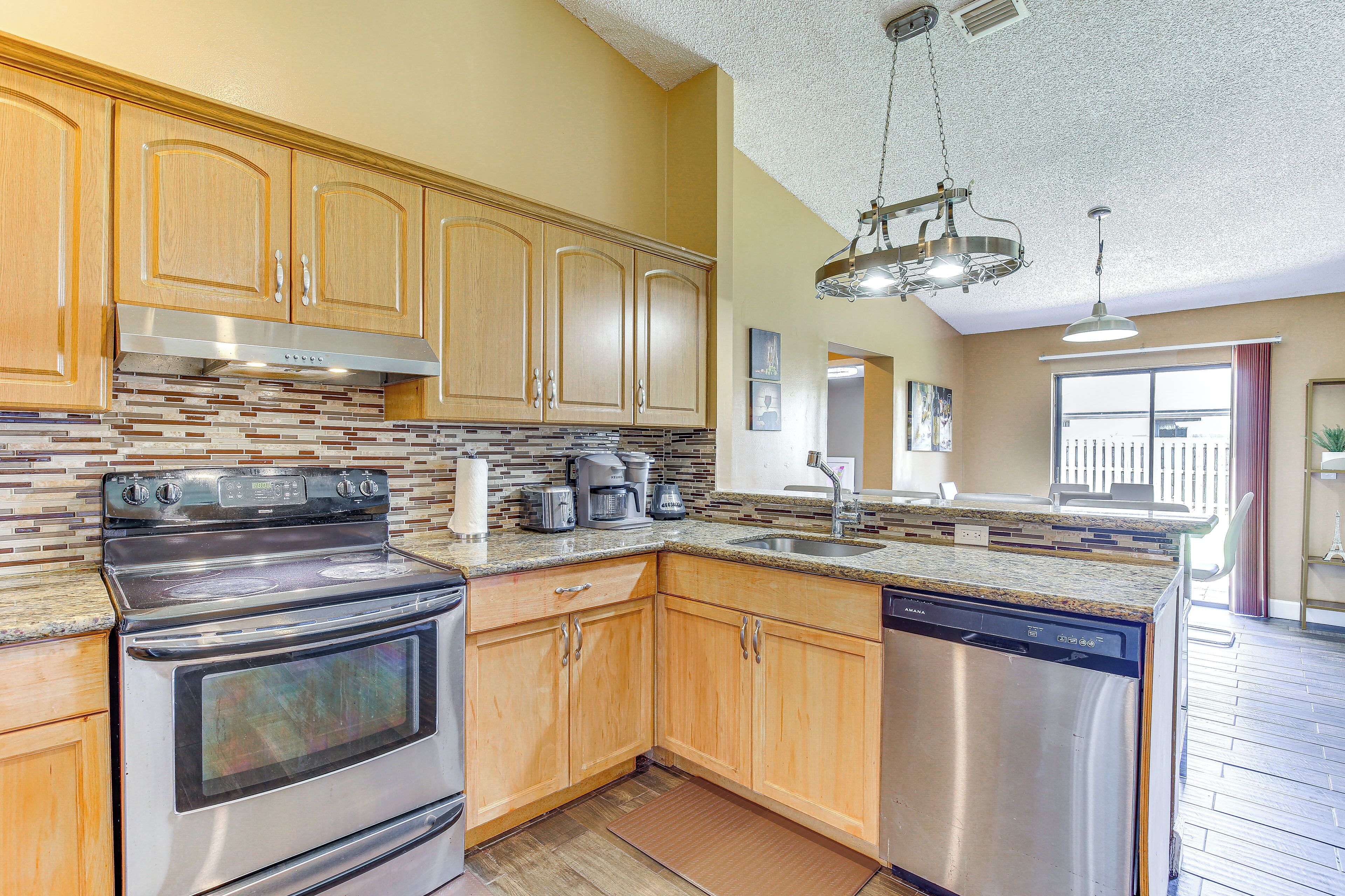 House (5 Bedrooms) | Interior