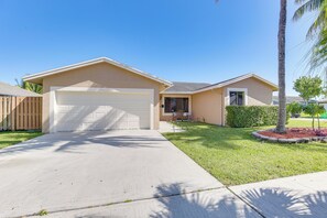 House (5 Bedrooms) | Interior - Near Beaches: Pet-friendly Sunrise Escape w/ Patio (Sunrise)