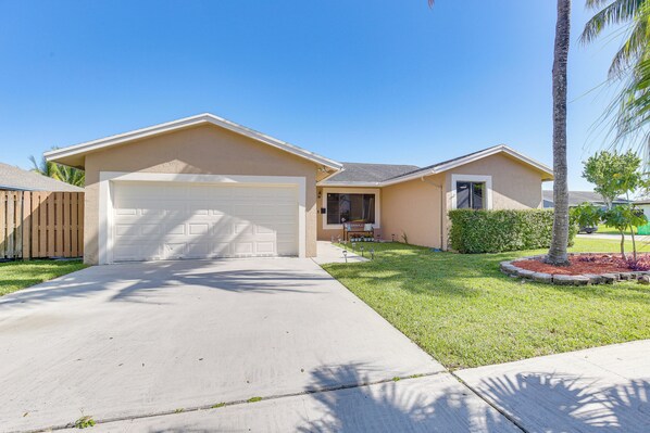 House (5 Bedrooms) | Interior - Near Beaches: Pet-friendly Sunrise Escape w/ Patio (Sunrise)