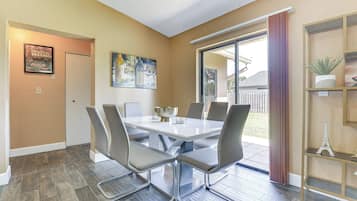 Rumah (5 Bedrooms) | Interior