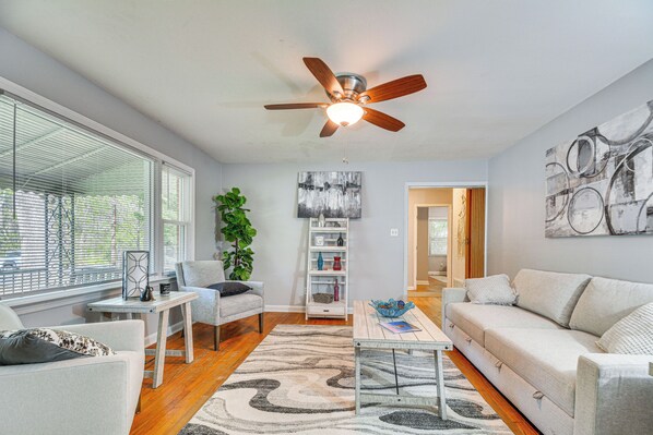 House (3 Bedrooms) | Interior