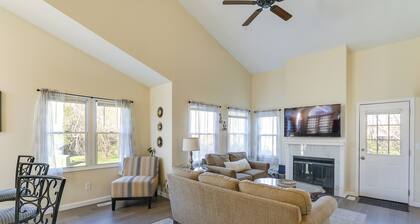 Wichita Townhome w/ Patio: 9 Mi to Downtown!