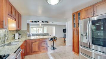 ู
ูุฒู (3 Bedrooms) | ุงูู
ูุดุฃุฉ ู
ู ุงูุฏุงุฎู