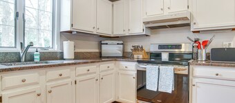 Charming Cape Cod Home ~ 1 Mi to Megansett Beach