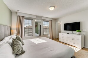 Talo (Multiple Bedrooms) | Sisätilat